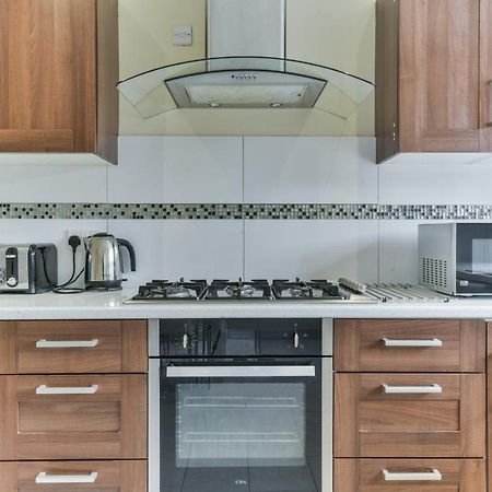 Royal Living Properties Villa Hillingdon Luaran gambar