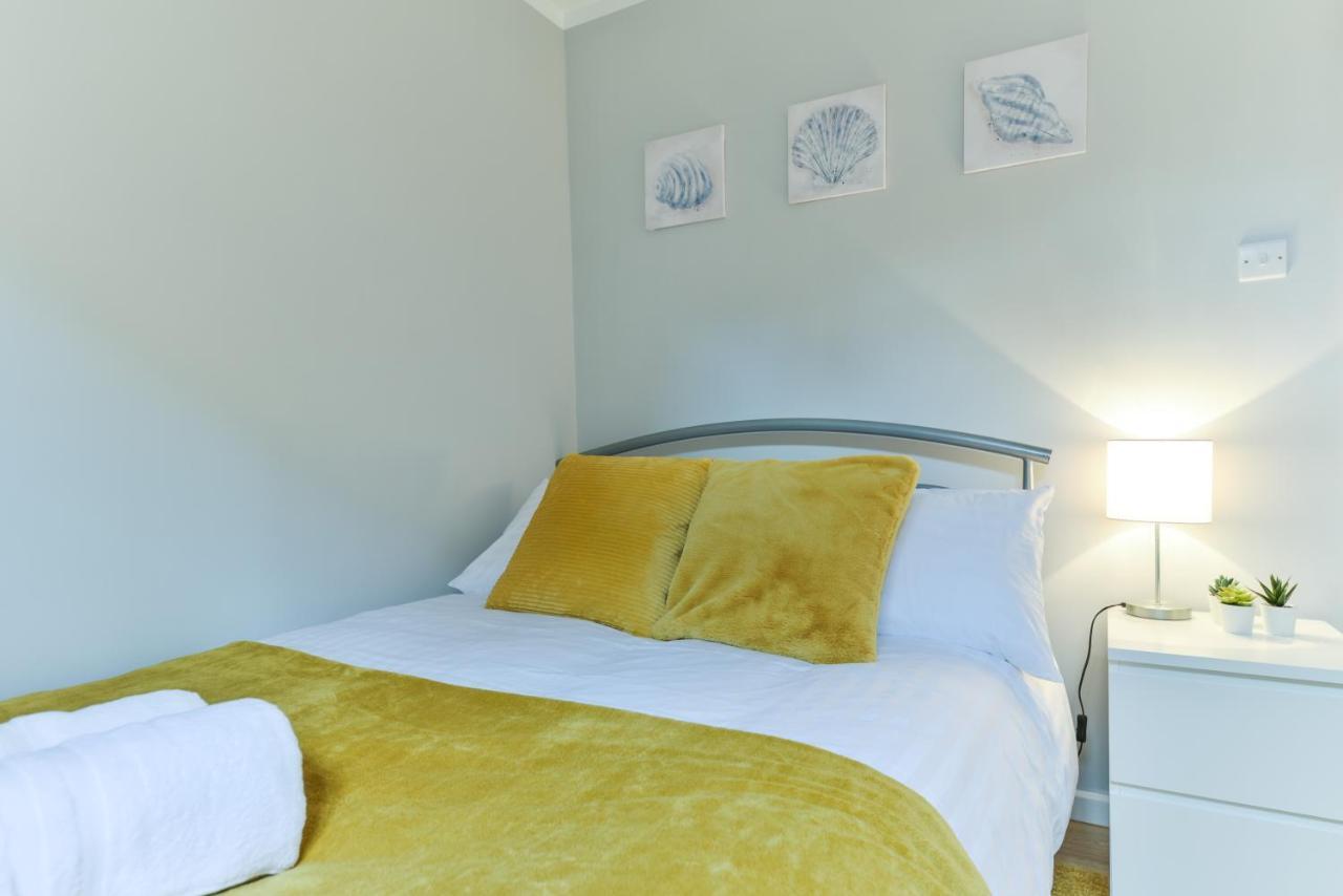 Royal Living Properties Villa Hillingdon Luaran gambar